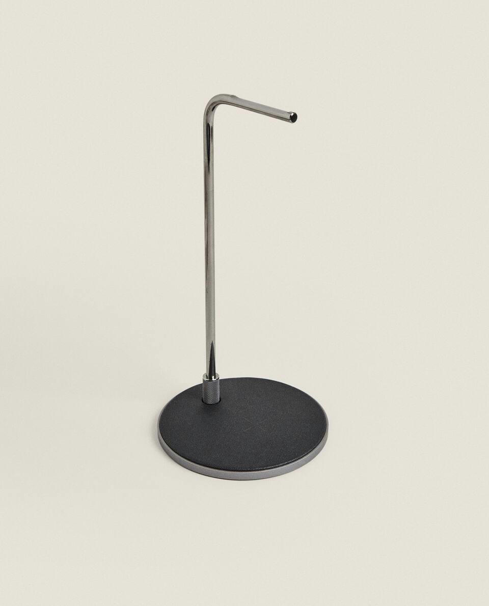 MASTER & DYNAMIC HEADPHONE CHARGER STAND