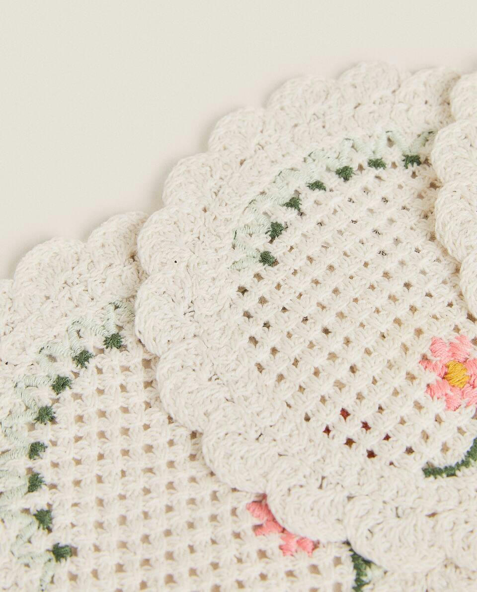 EMBROIDERED COTTON COASTERS PACK (PACK OF 4)