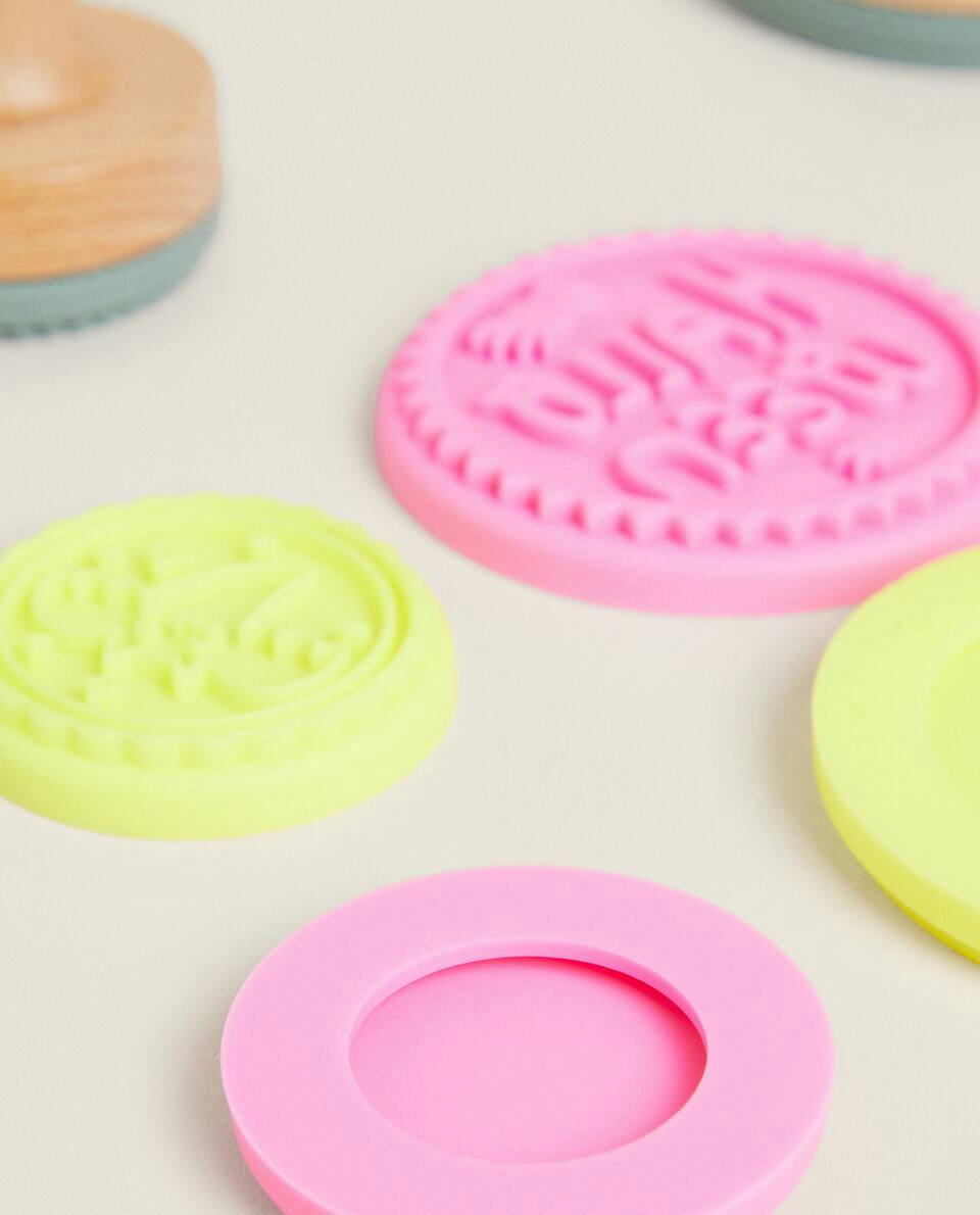 KIDS’ HALLOWEEN BISCUIT MOULDS SET