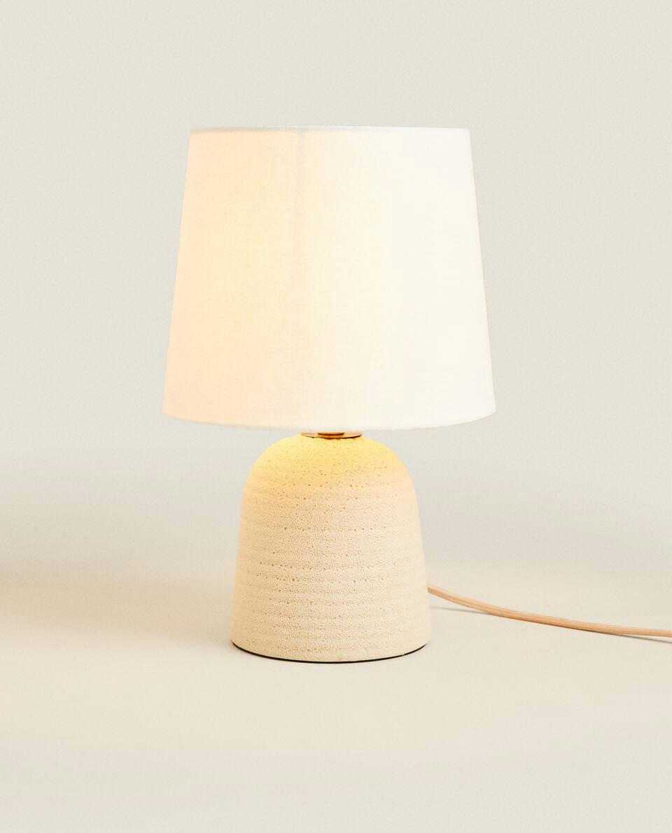 LAMP WITH SCORED STONEWARE BASE