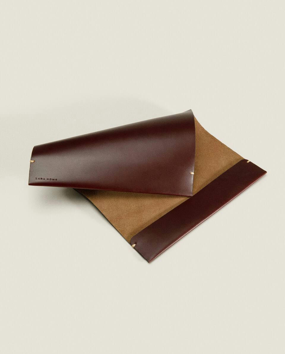 LEATHER BOOK COVER WITH TOPSTITCHING