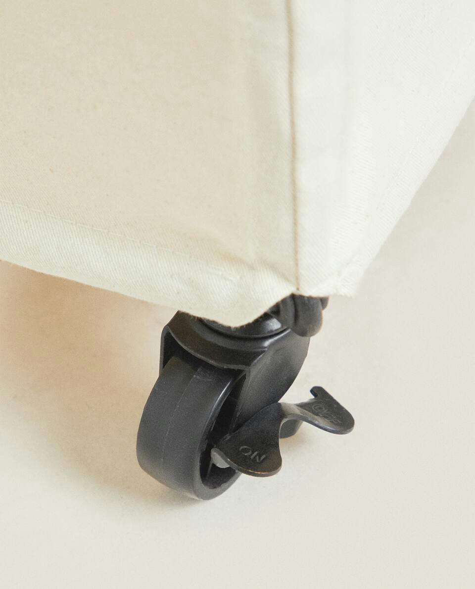 LAUNDRY BASKET WITH WHEELS