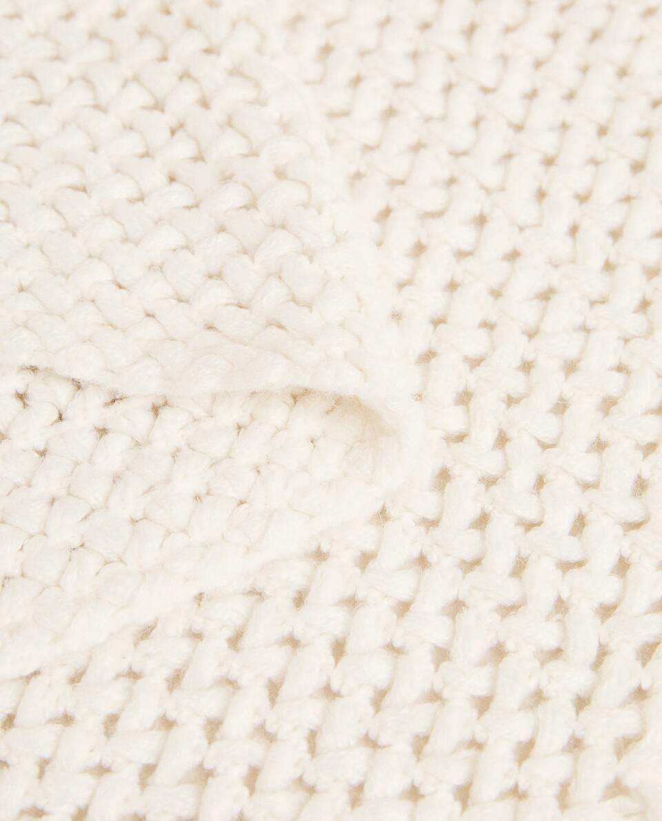 FABRIC BLANKET WITH FRINGING