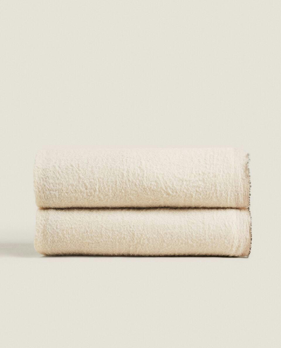ROUGH TEXTURED BLANKET