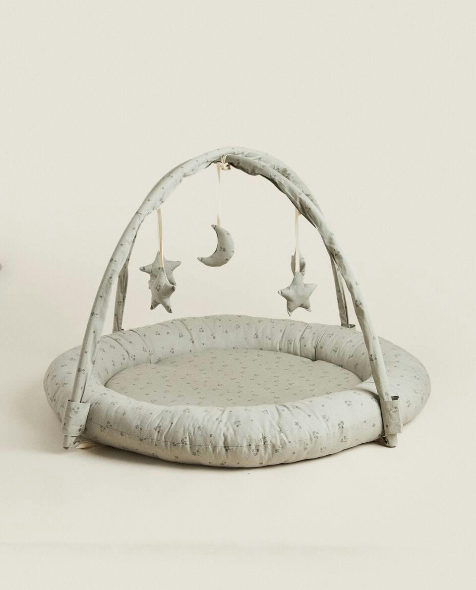 CHILDREN’S CLOVER AND STARS GYM