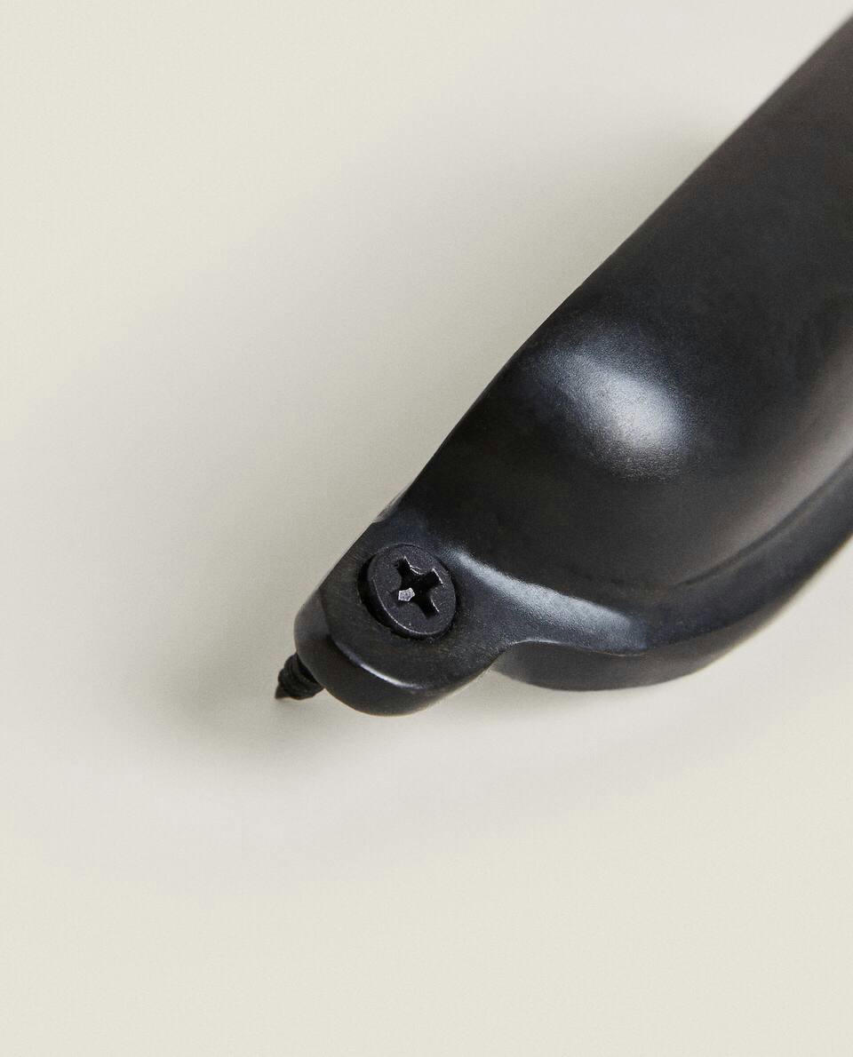 ELONGATED METAL DOOR KNOB