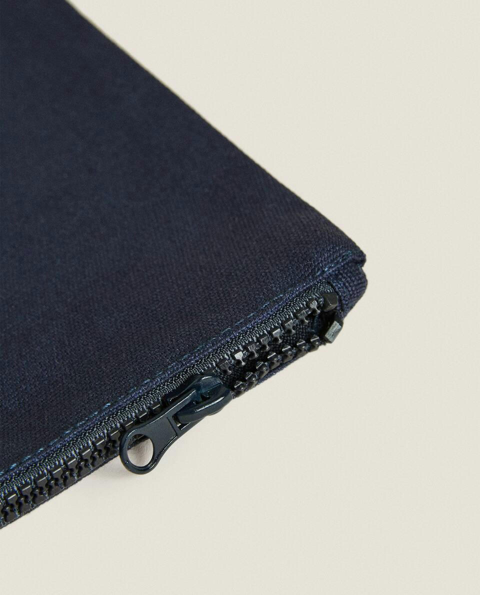 SAINT-LAZARE TRAVEL TOILETRY BAG