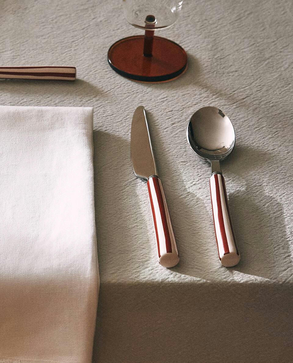 STRIPED CUTLERY SET (4 PIECES)