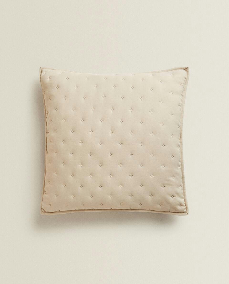 QUILTED DOTTED CUSHION COVER