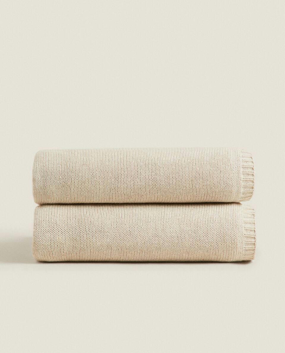 KNIT BLANKET