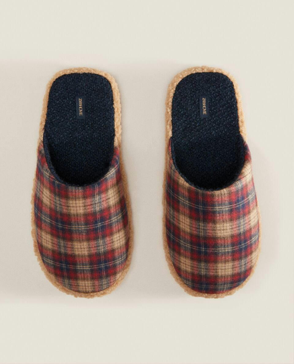 WARM CHRISTMAS TARTAN SLIPPERS
