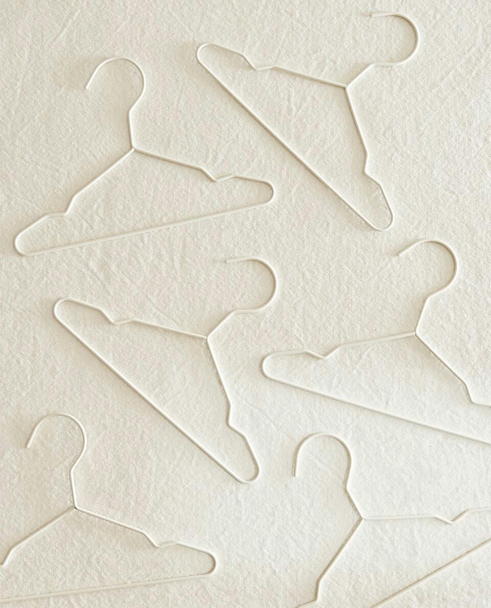 RUBBERISED BABY HANGER (PACK OF 6)