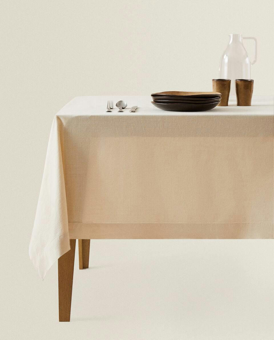 HEMSTITCHED TABLECLOTH
