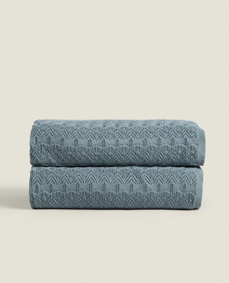 CHILDREN’S OPEN-KNIT COTTON BLANKET