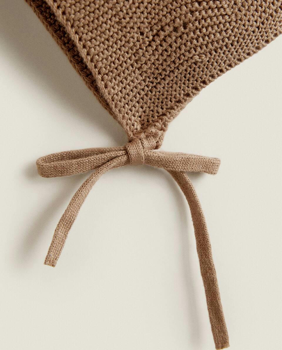 BONNET WITH OPENWORK