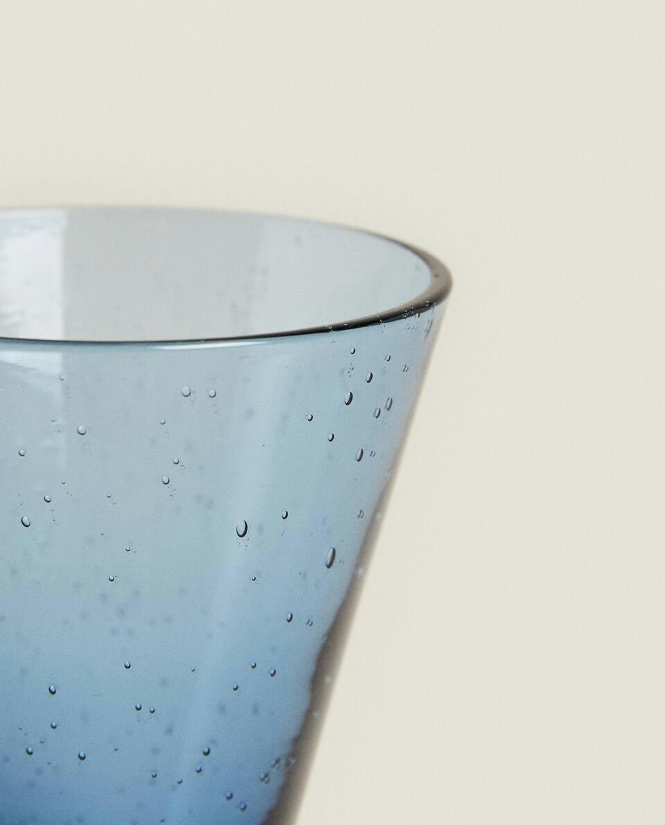 SMALL GLASS WITH BUBBLES