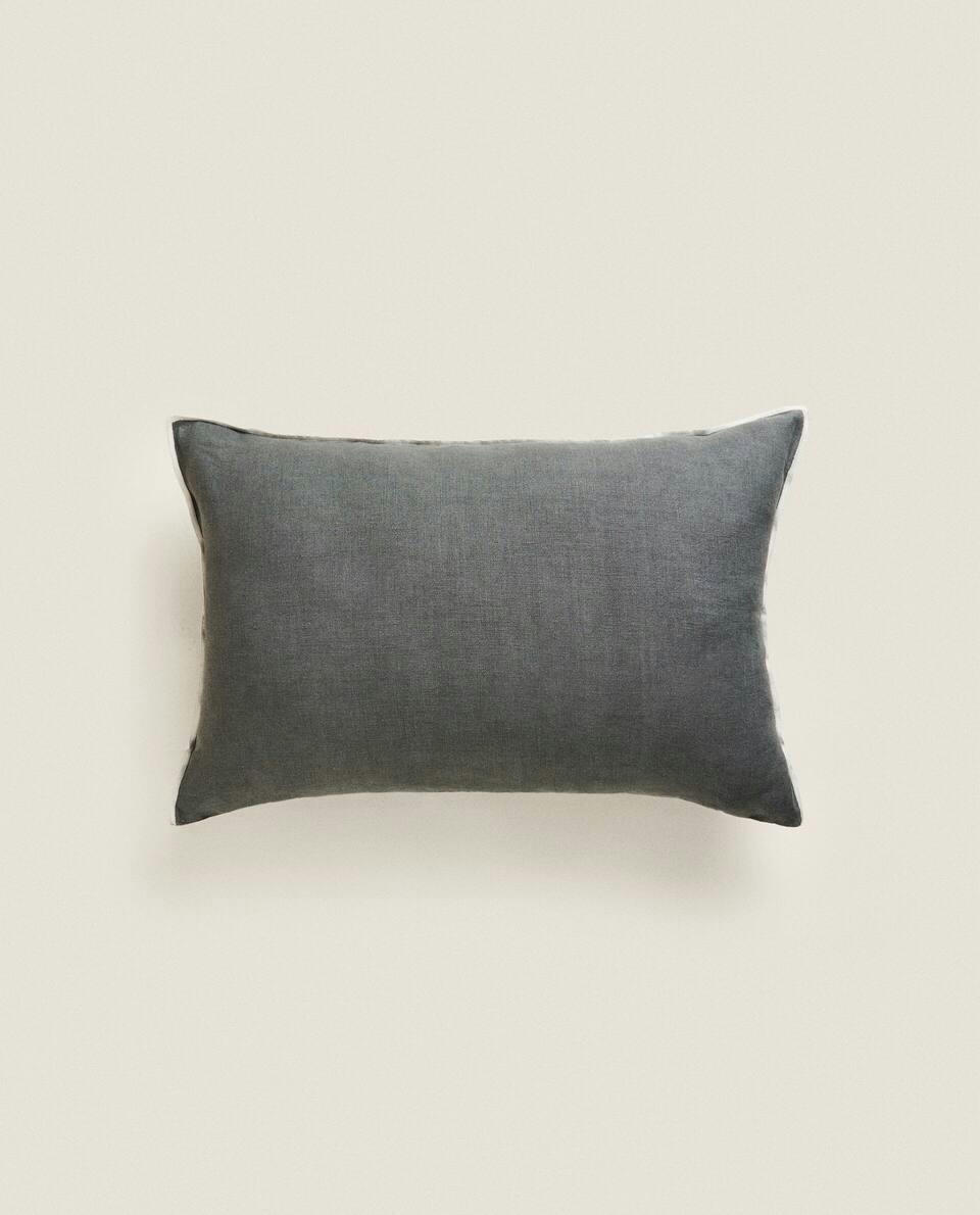 CUSHION COVER WITH OVERLOCK