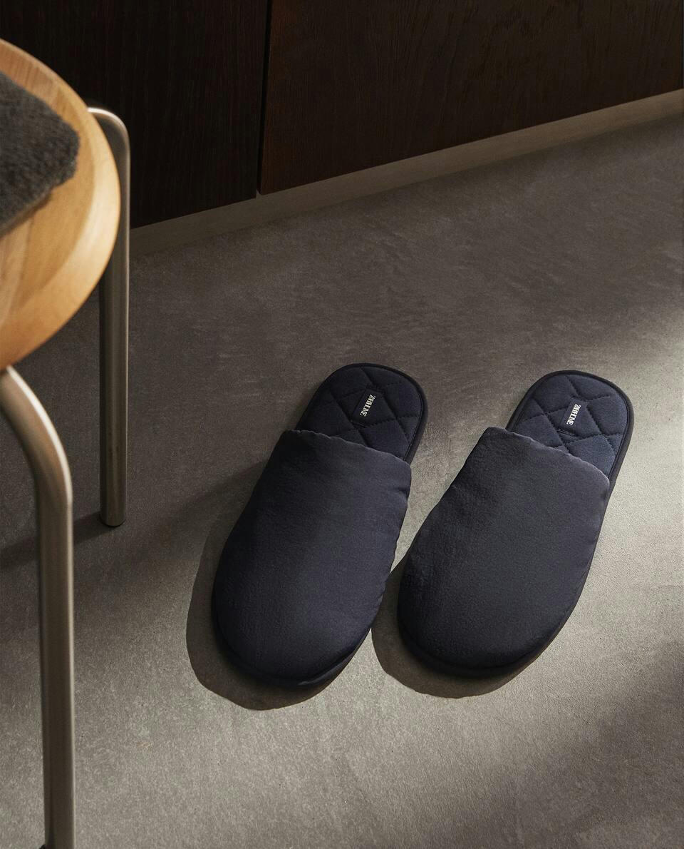 QUILTED SLIPPERS