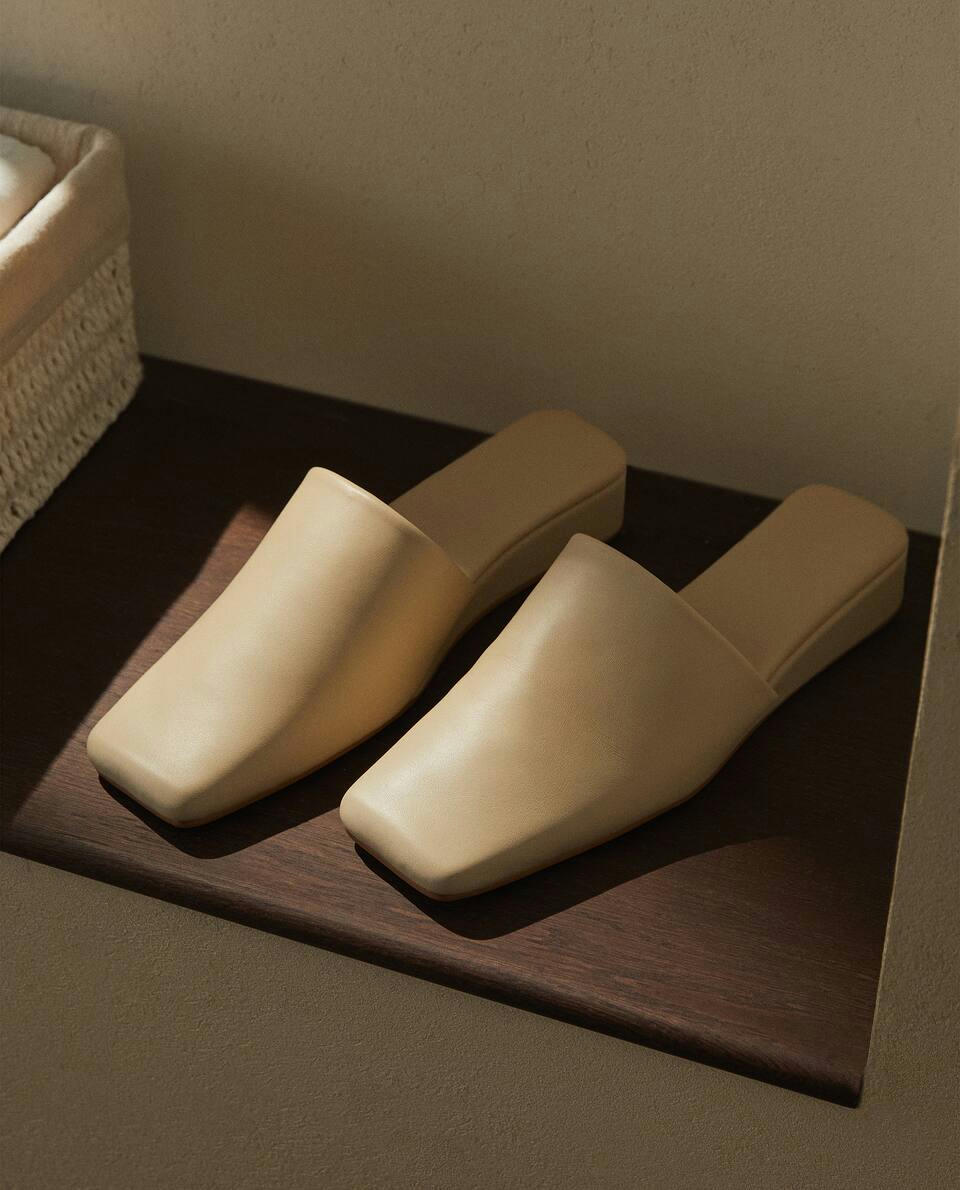 LEATHER MULE WEDGES