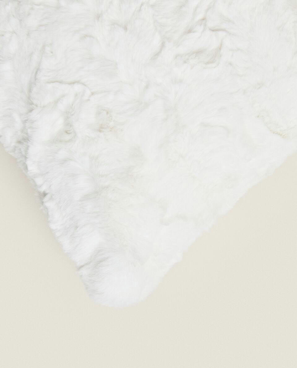 FUR CUSHION COVER