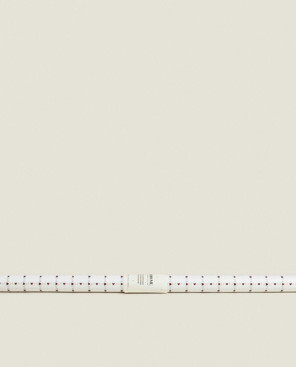 CHRISTMAS WRAPPING PAPER WITH HEARTS