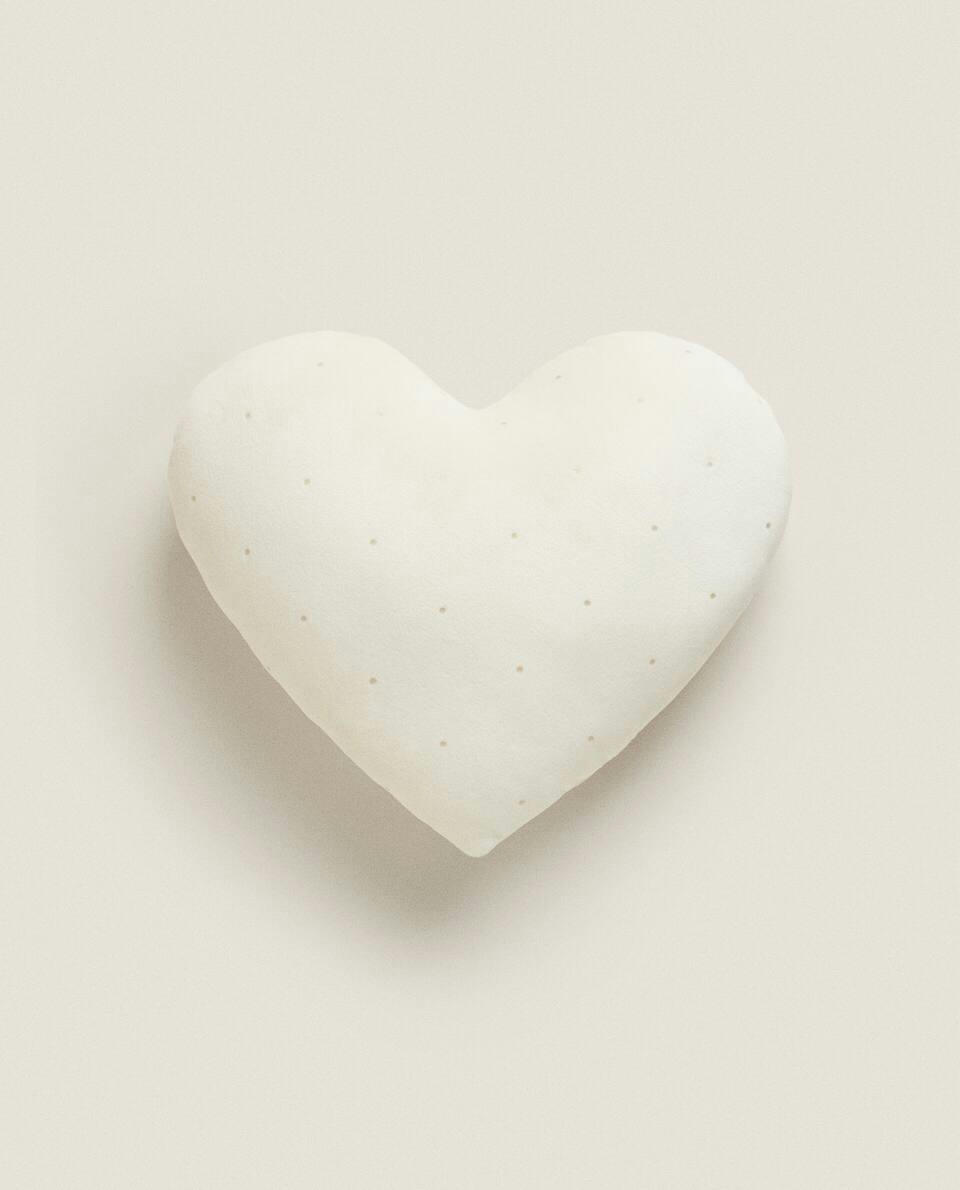 HEART-SHAPED POLKA DOT CUSHION