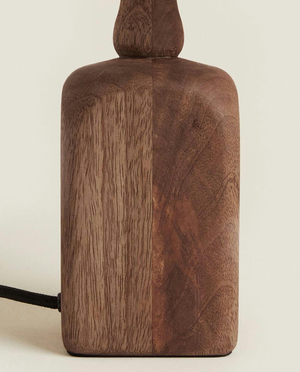 LAMP WITH WOODEN BASE