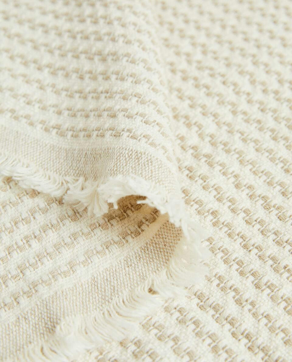 TEXTURED BLANKET