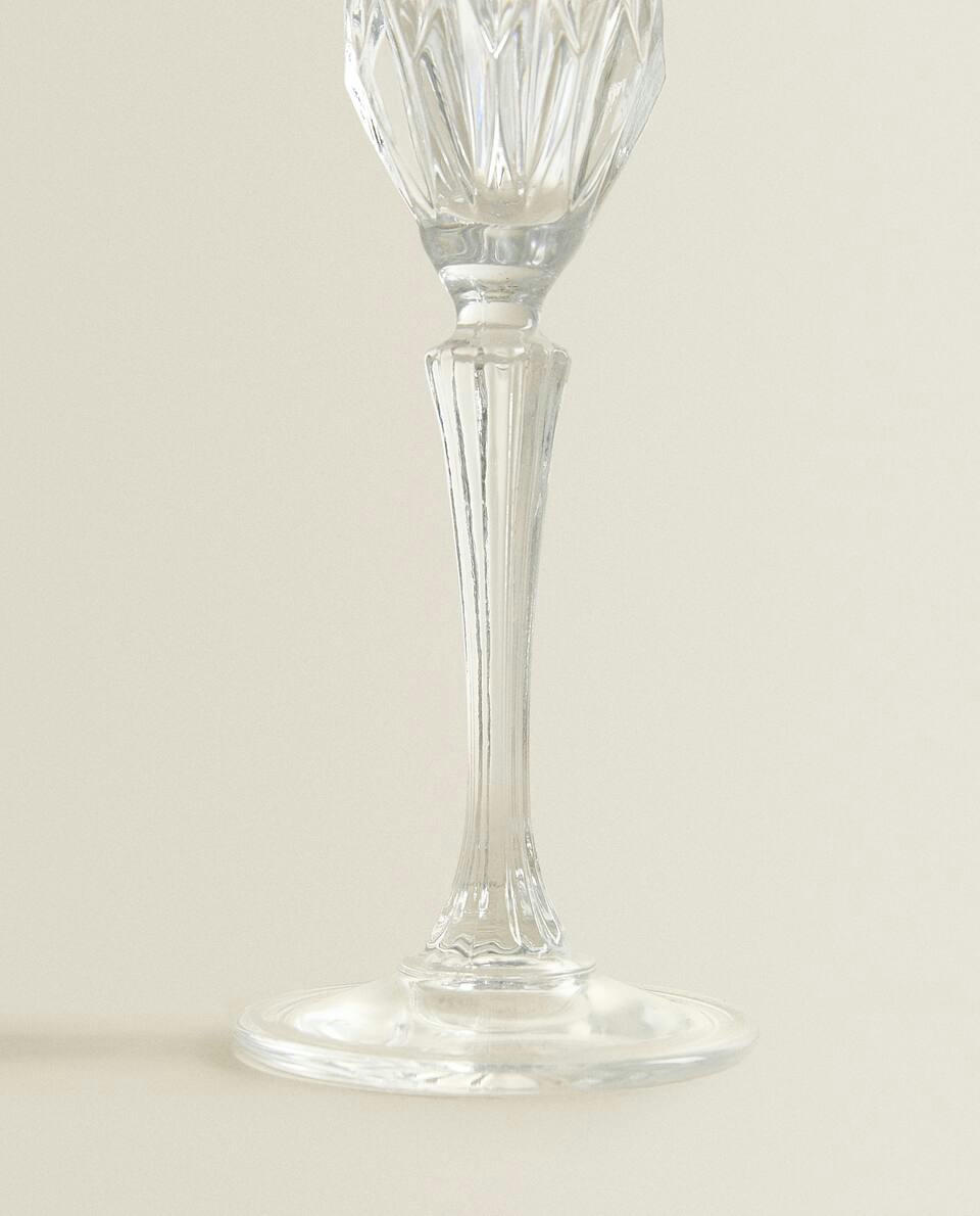 CUT CRYSTALLINE WINE GLASS