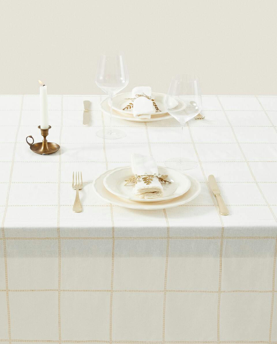 CHRISTMAS CHAIN LINEN TABLECLOTH
