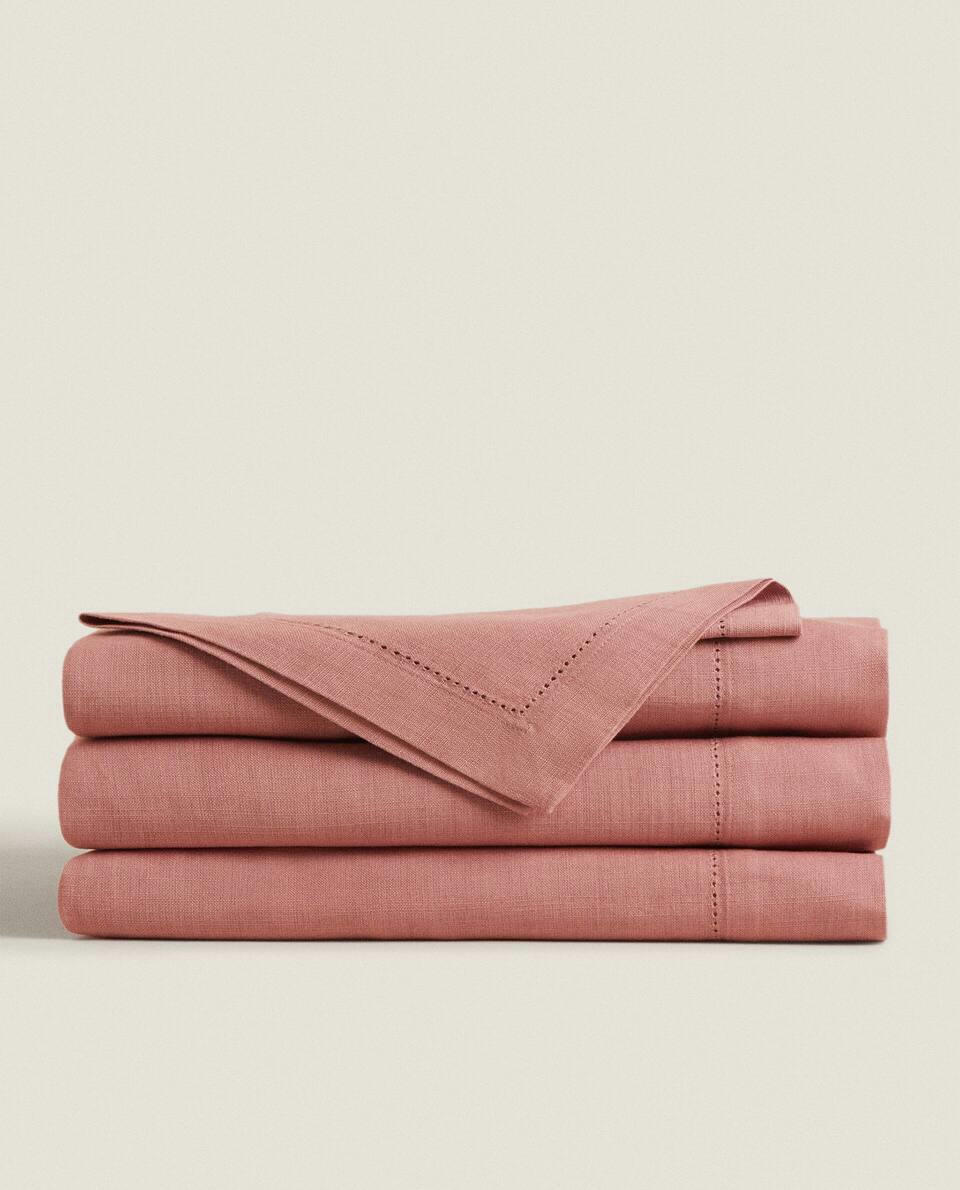 HEMSTITCHED TABLECLOTH