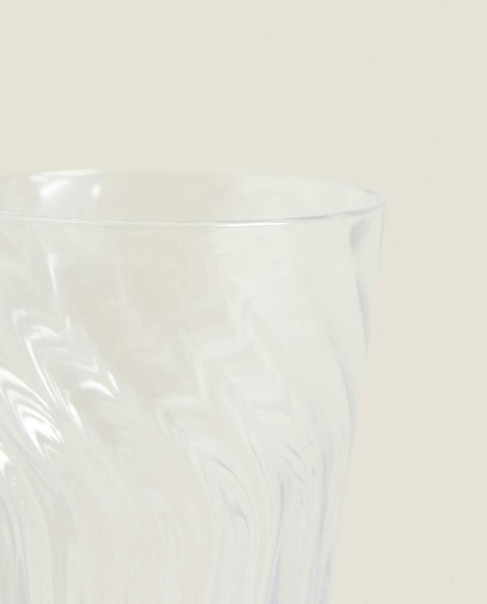 GLASS TUMBLER WITH LINE DESIGN