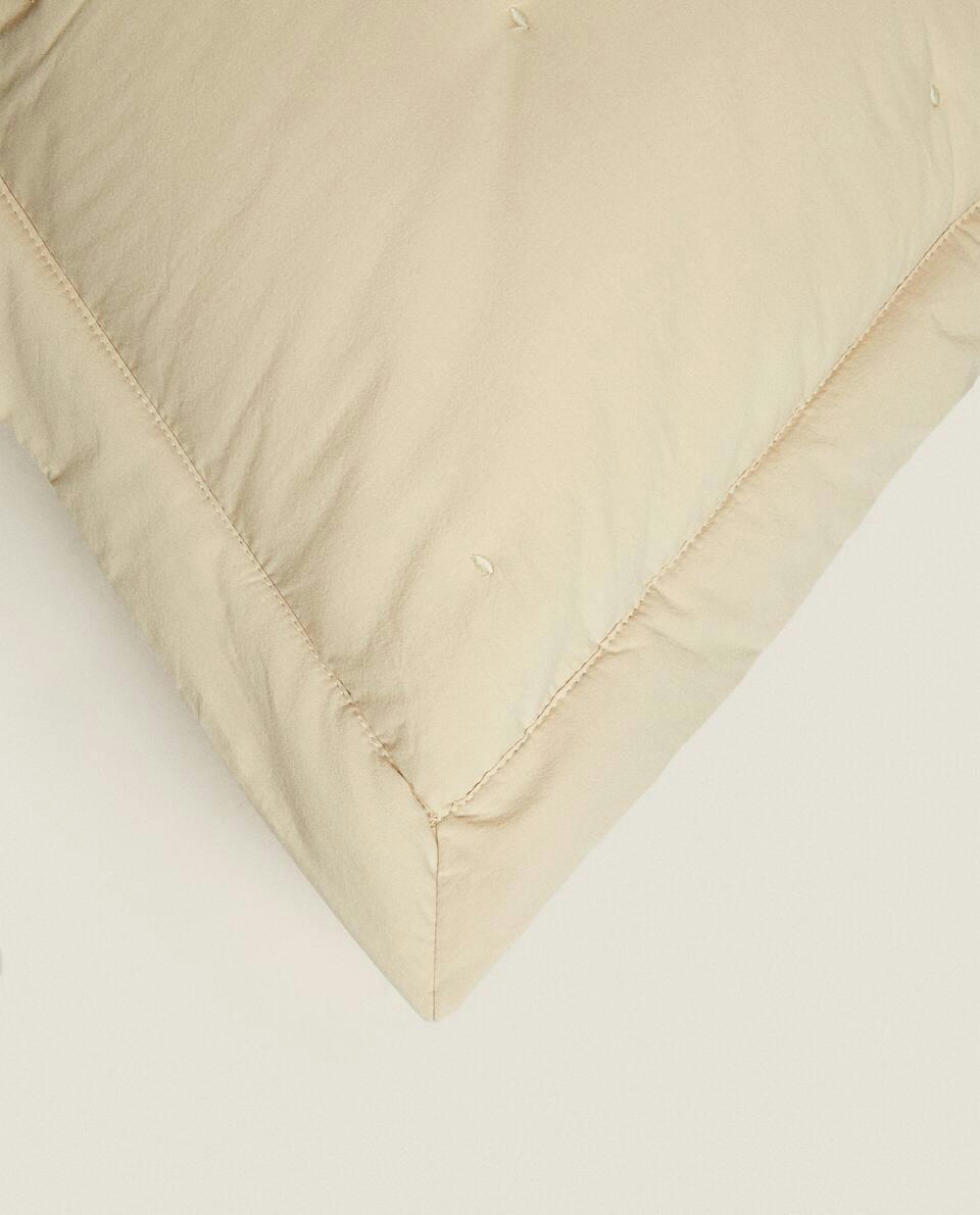 DOTTED CUSHION COVER