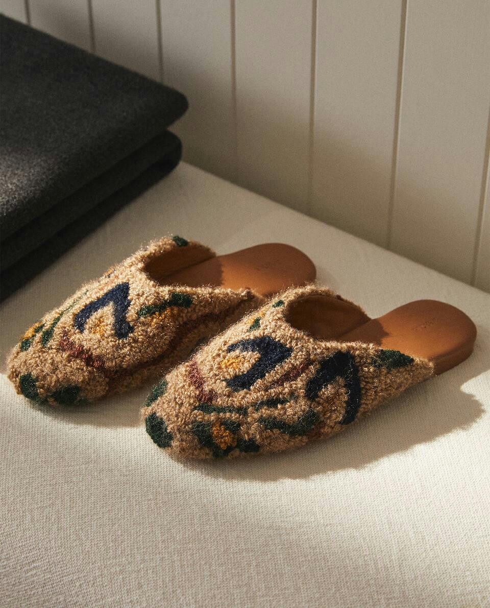 EMBROIDERED MULE SLIPPERS
