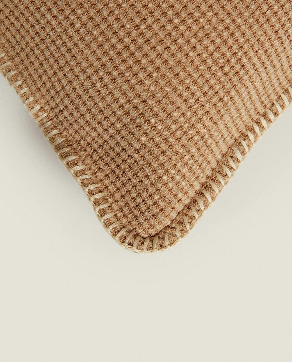 TEXTURED WAFFLE-KNIT CUSHION COVER