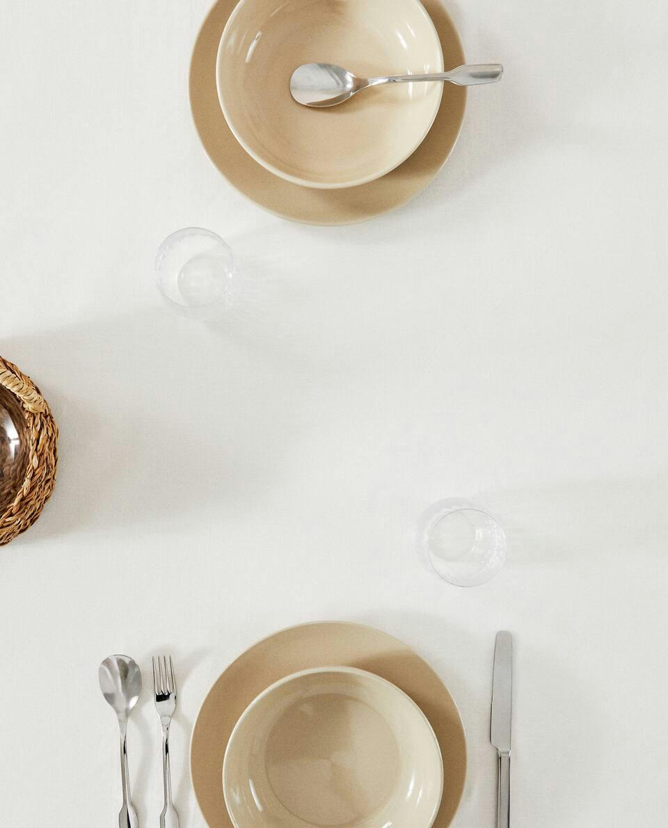 TOPSTITCHED TABLECLOTH