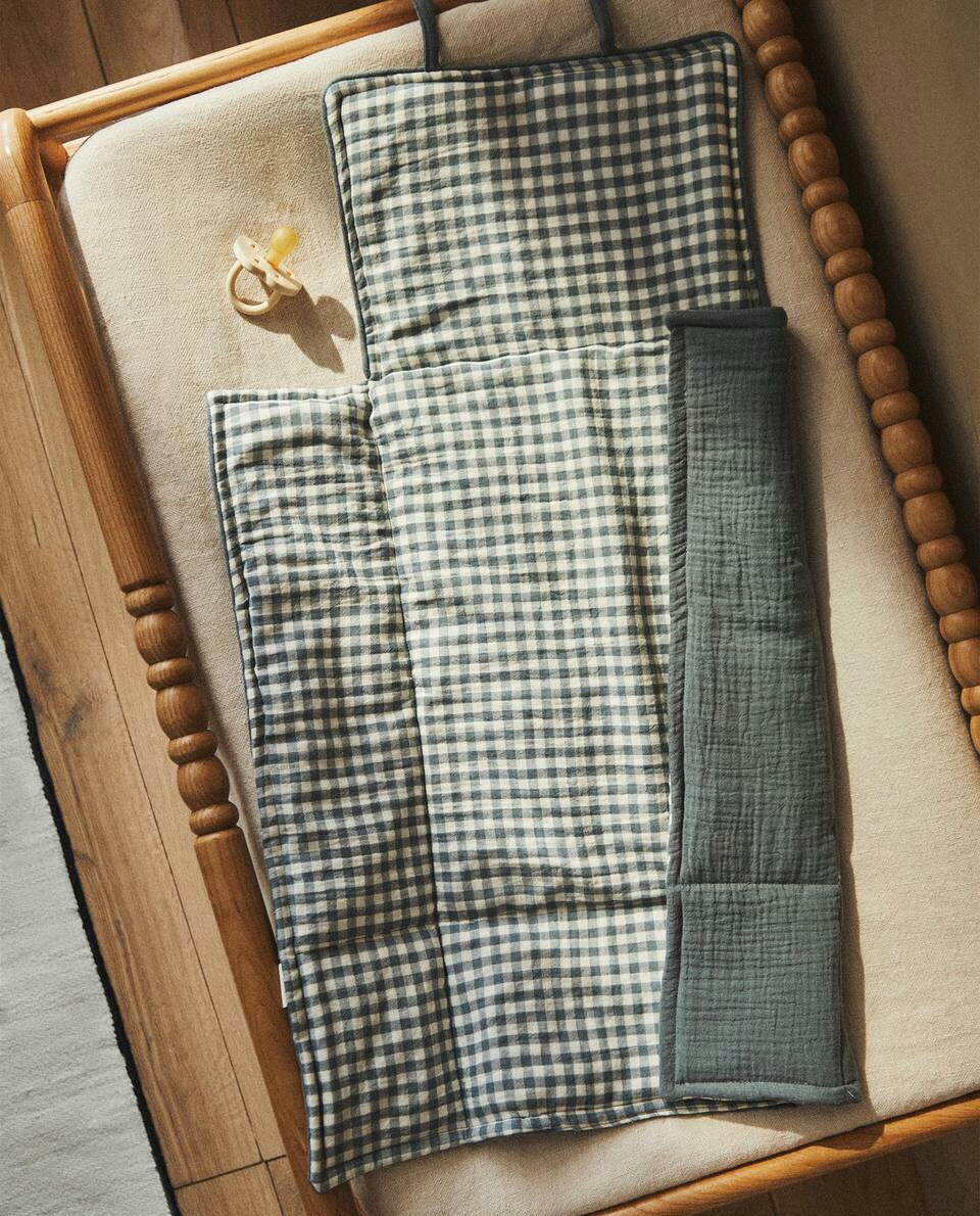 CHILDREN’S CHECK COTTON MUSLIN CHANGING MAT