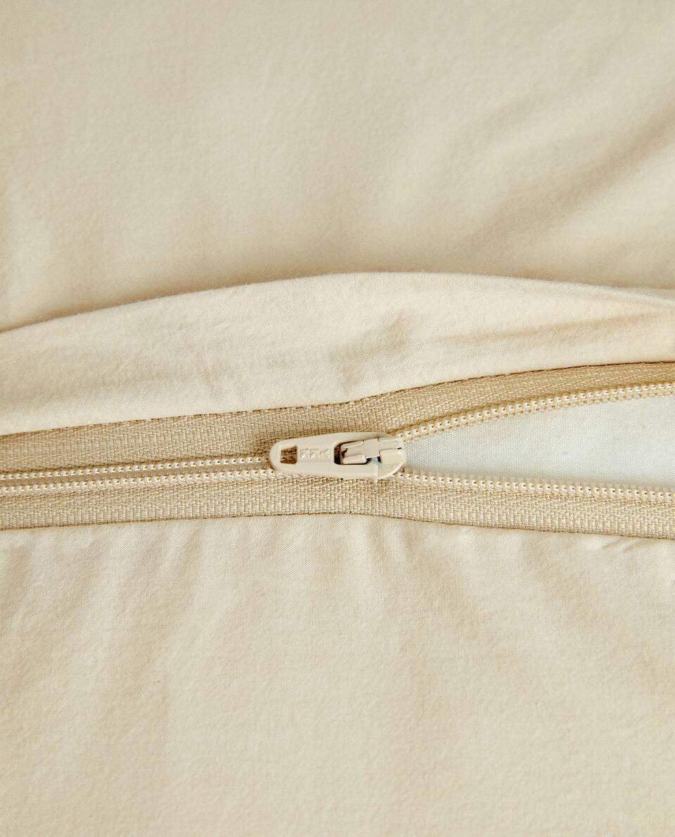 DOTTED CUSHION COVER