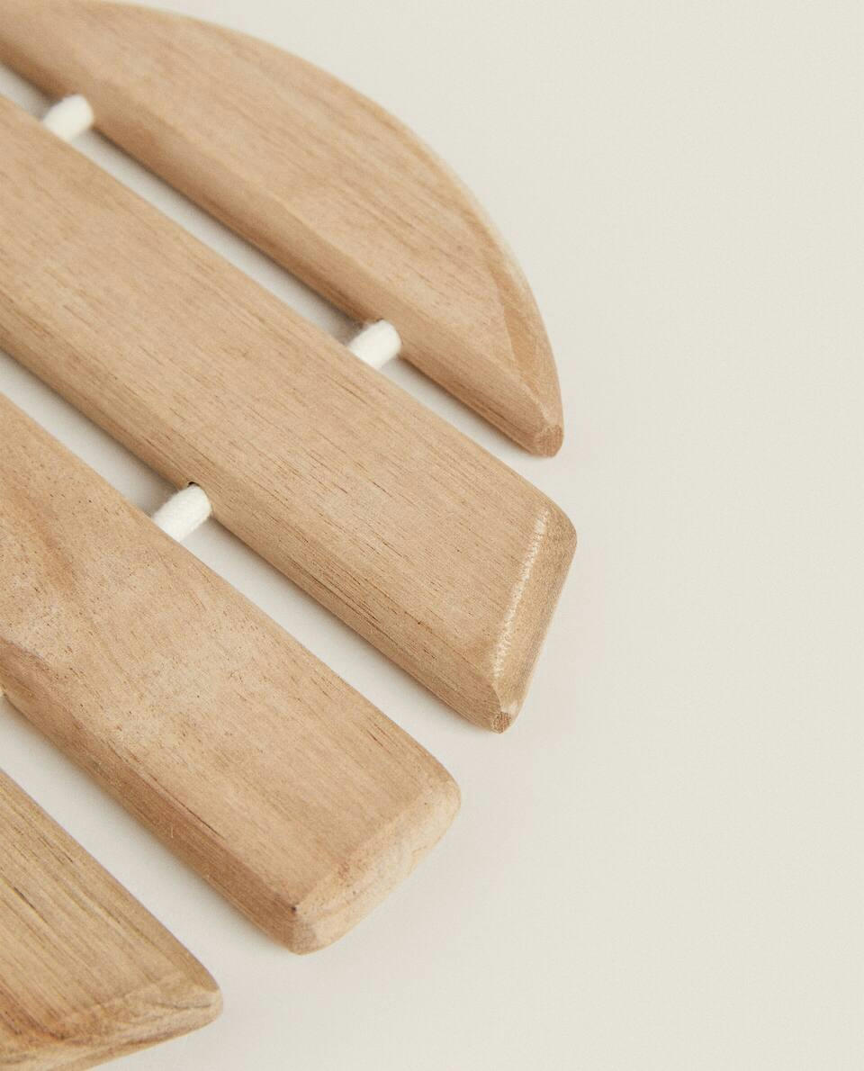 WOODEN TRIVET