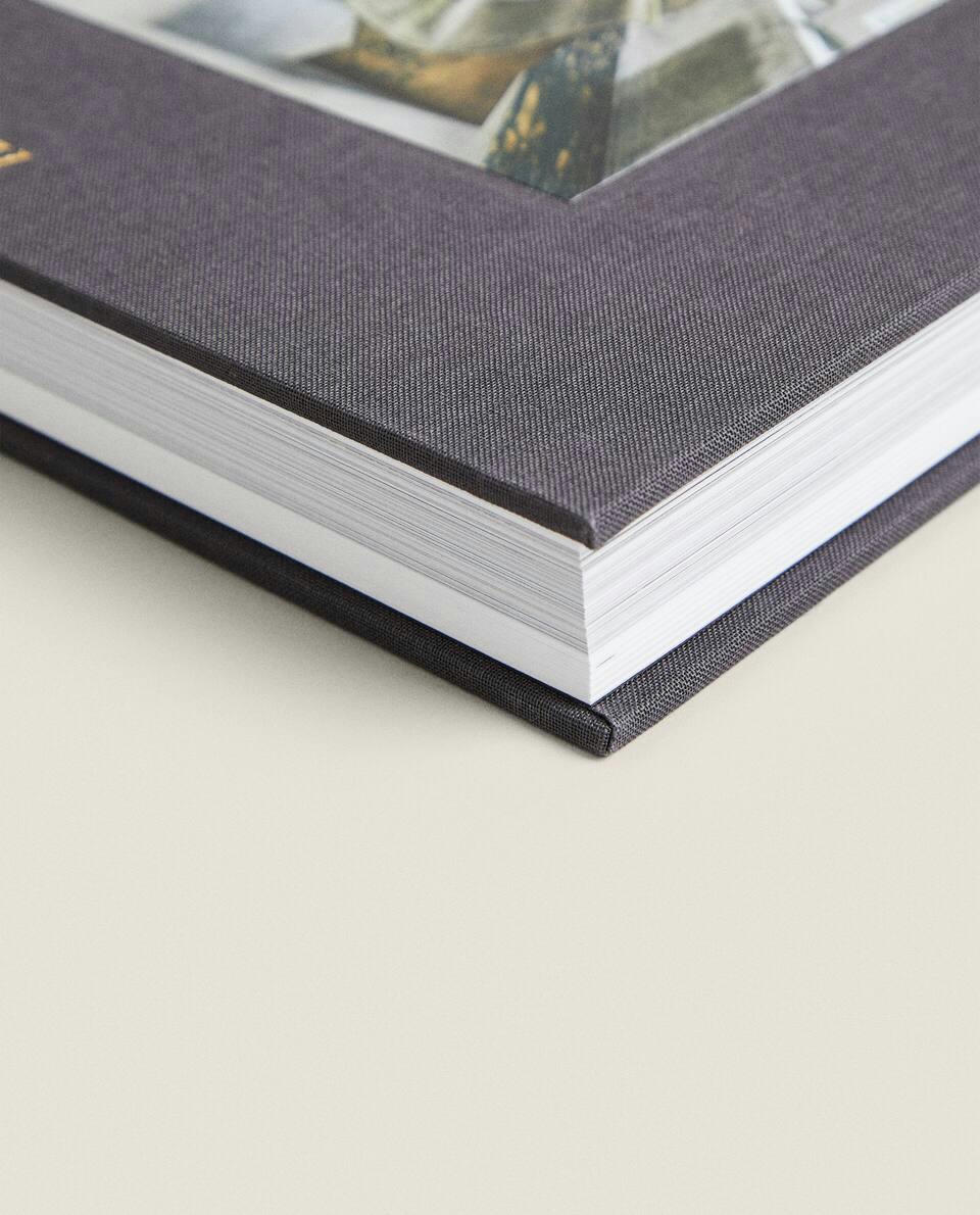 VICENZO DE COTIIS INTERIORS