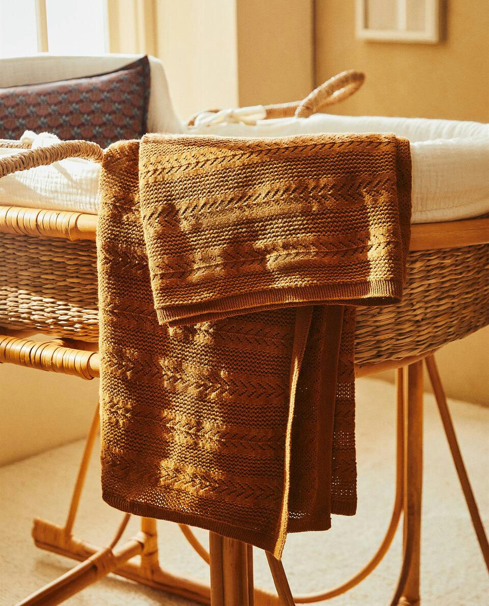 CHILDREN’S COTTON KNIT BLANKET