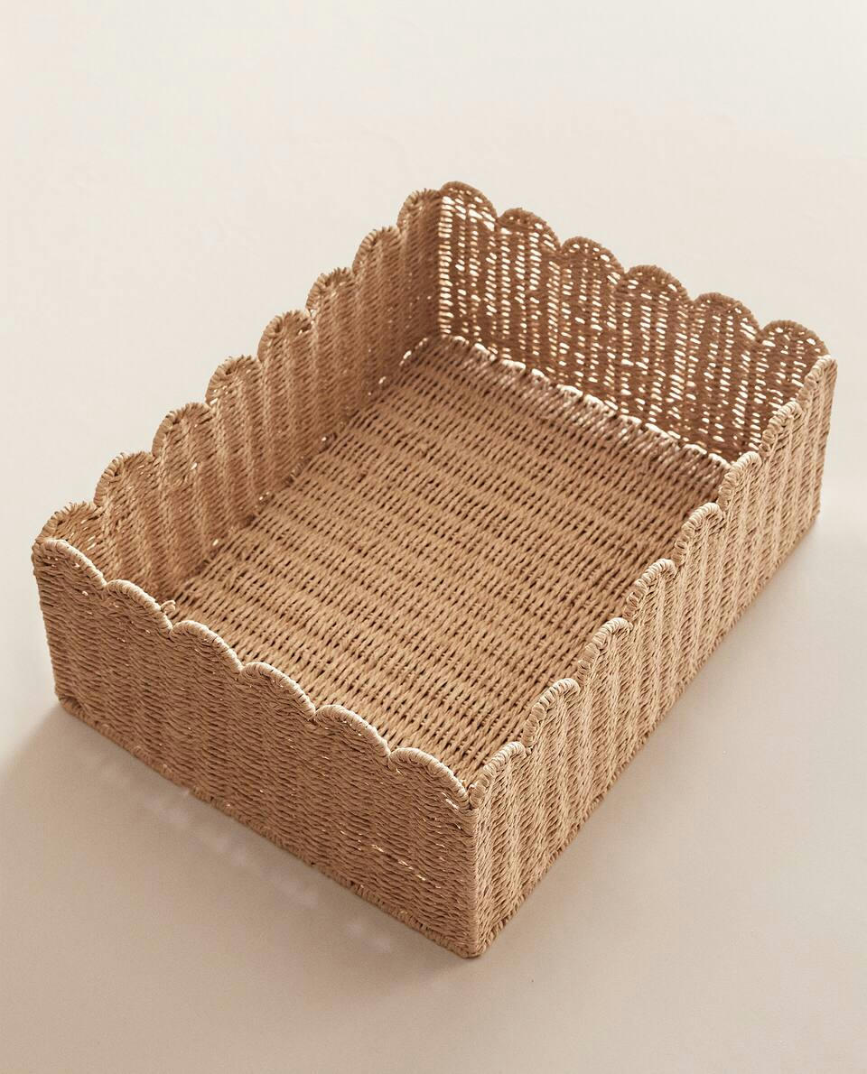 LARGE SCALLOPED BASKET