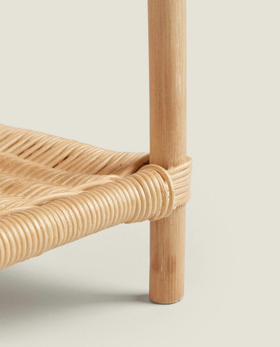 CHILDREN’S TOY CLOTHES RACK