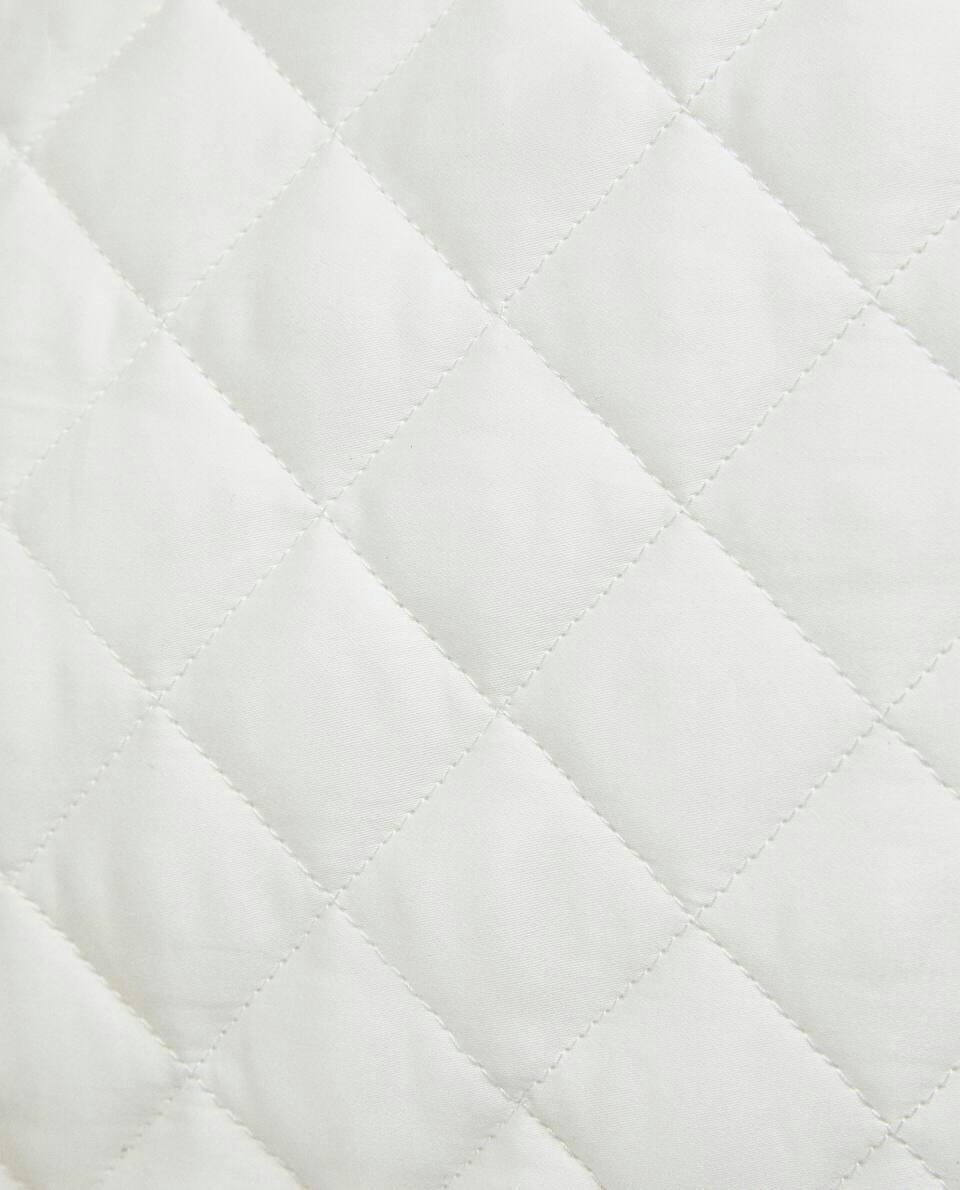 DIAMOND PATTERN CUSHION COVER