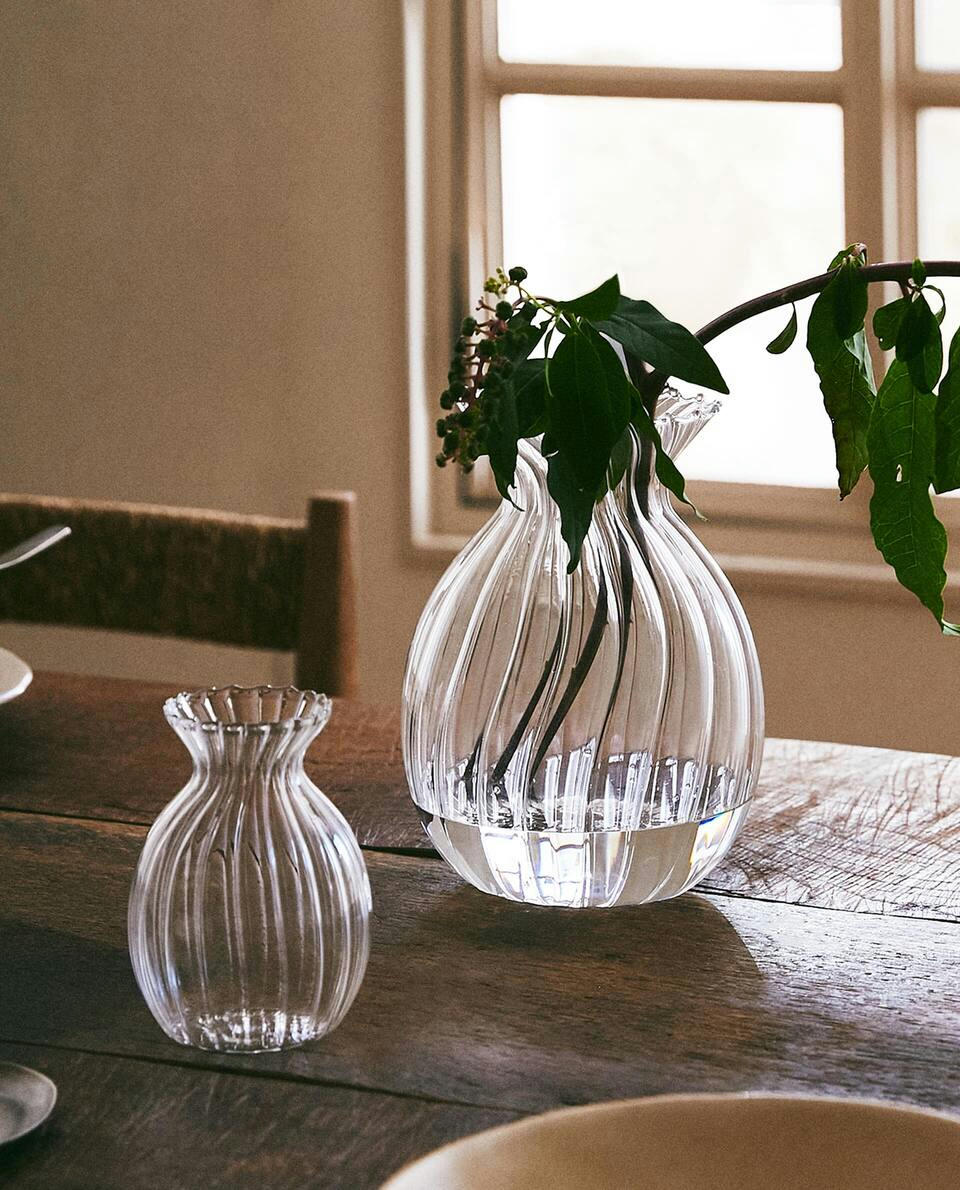 BOROSILICATE GLASS VASE WITH LINES
