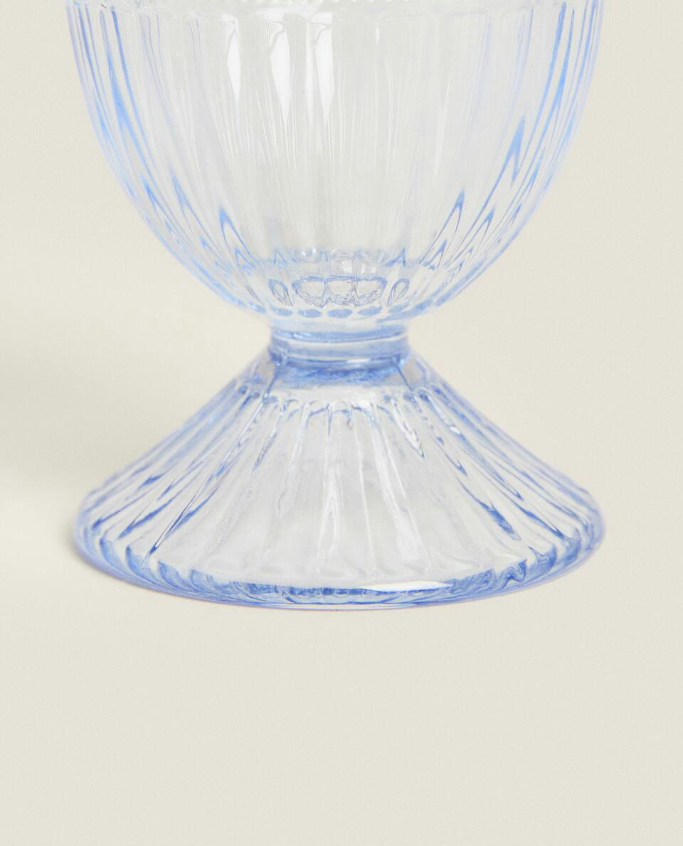 GLASS EGG CUP WITH RAISED DETAIL