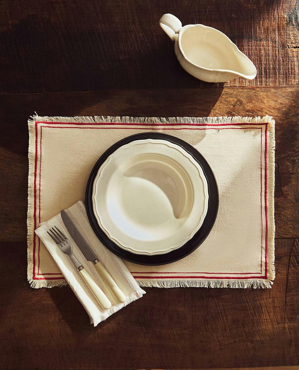 COTTON PLACEMAT WITH FRINGING
