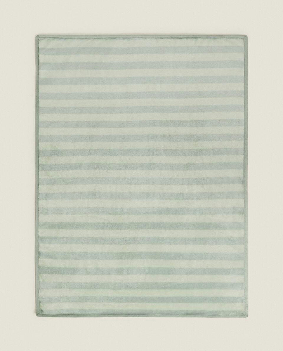 STRIPED FLEECE BLANKET