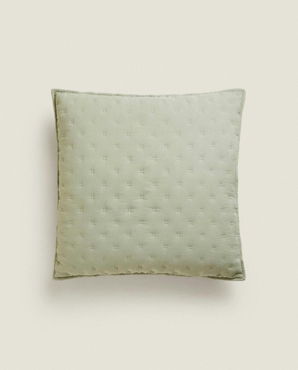 QUILTED DOTTED CUSHION COVER