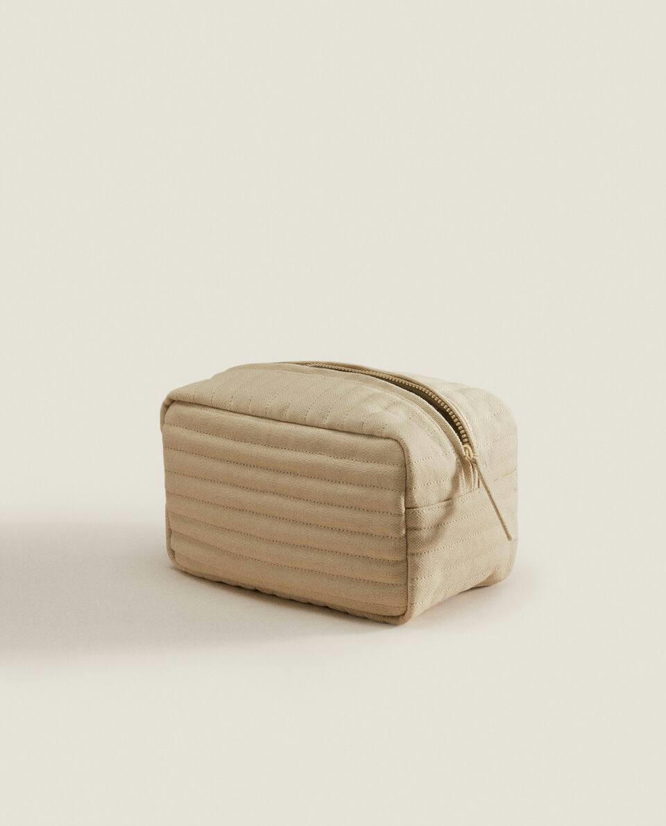 QUILTED LINEN TOILETRY BAG
